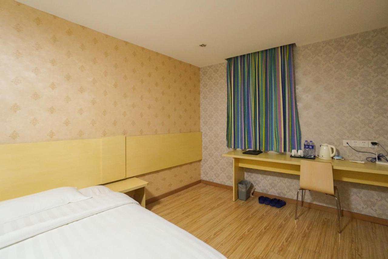 Jia Mei Xin Holiday Hotel Baiyun Airport Branch Guangzhou Exterior foto